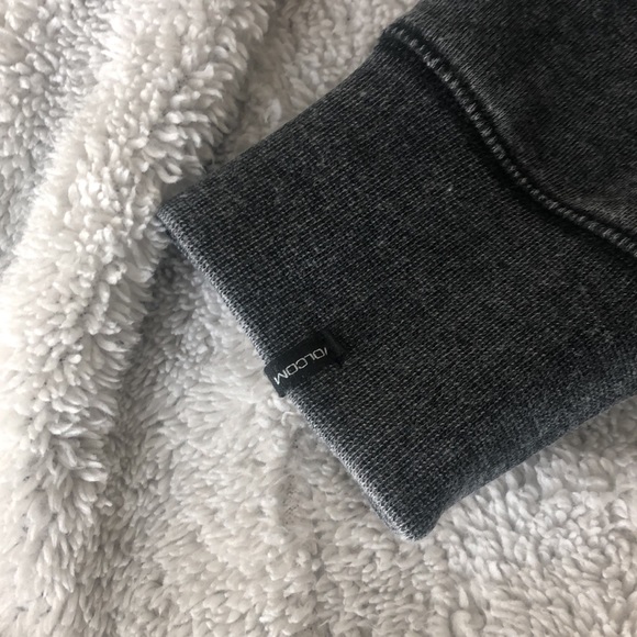 Girls/women’s fleece lined Volcom zip-up hoodie - Picture 3 of 6